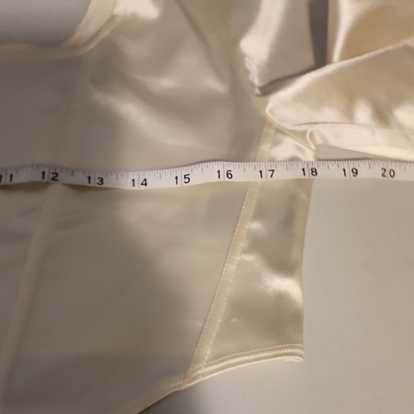 H&M NWOT DIVIDED Cream Satin Top - Picture 5 of 10